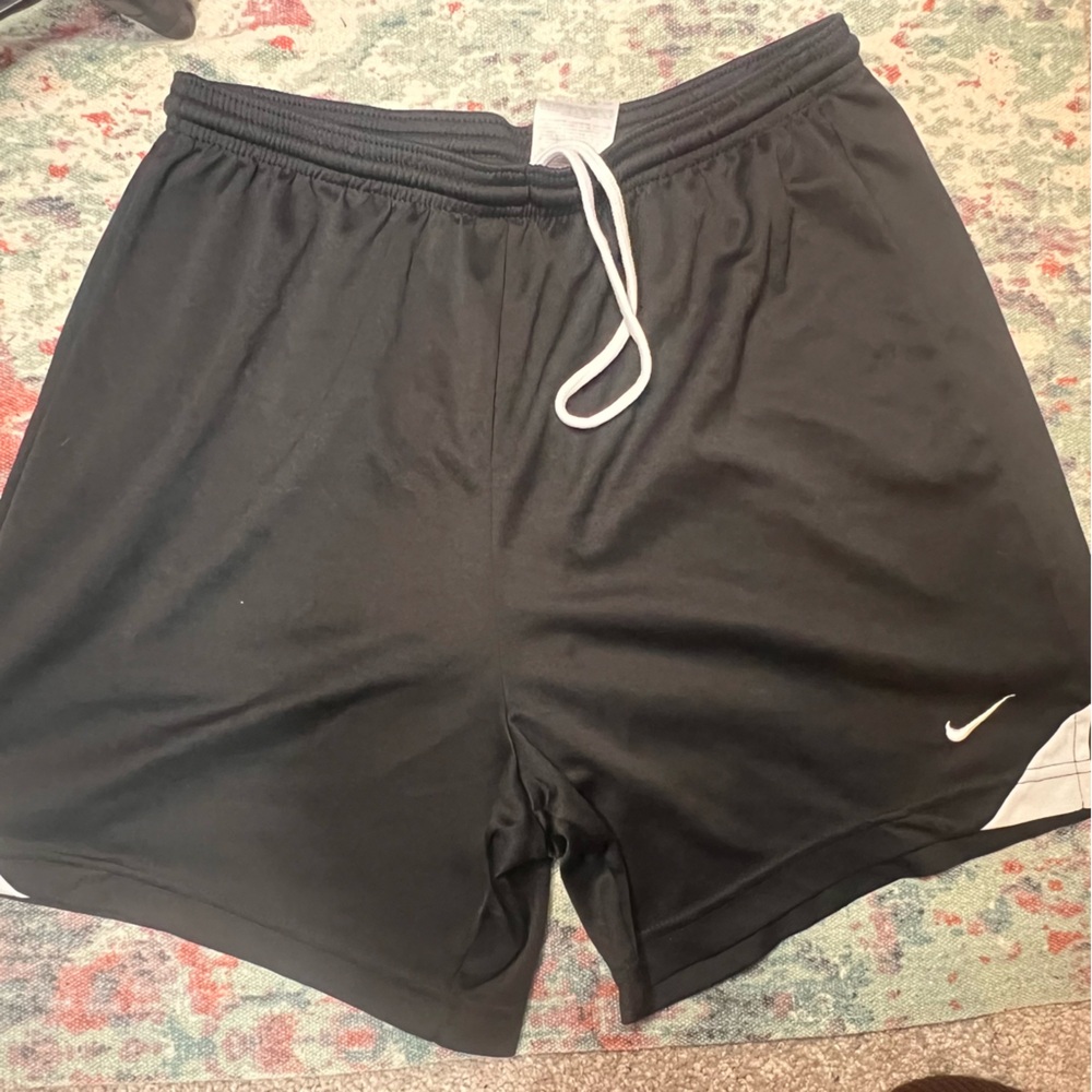 Y2K Women’s - Nike - Black Athletic Shorts with White Drawstring